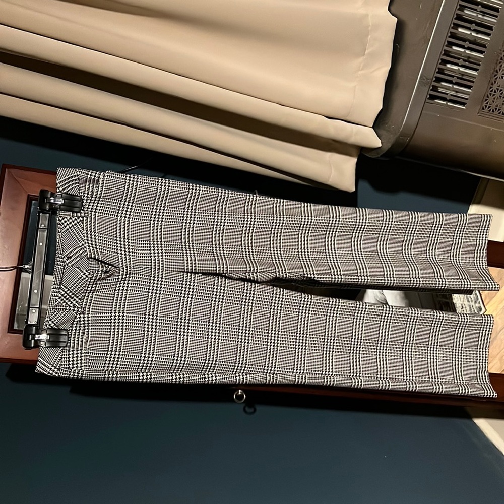 Express dress pants 2s. Black & white patterned